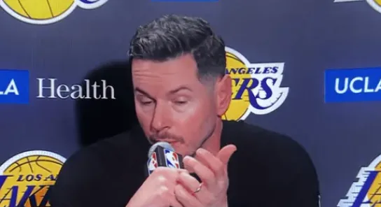 开云体育APP下载-雷迪克:里夫斯本场对阵76人将继续受到上场时间限制